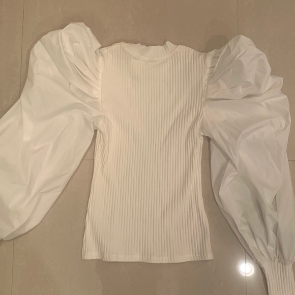 White Puff - Picture 2 of 3